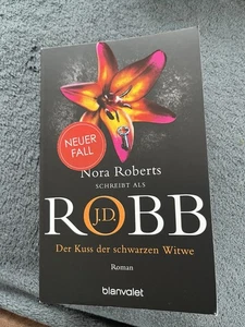 Der Kuss der schwarzen Witwe Roman J. D. Robb Taschenbuch Eve Dallas 528 S. 2025 - Bild 1 von 3