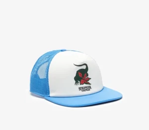 Gorra de béisbol Lacoste Netflix Stranger Things azul claro para hombre Snapback - Imagen 1 de 3