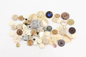 Antique Buttons Haberdashery Sewing Collectables Vintage - Picture 1 of 5