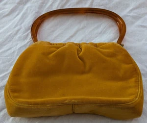 VINTAGE MM MORRIS MOSKOWITZ IMPORTED VELVET GOLD HANDBAG AMBER LUCITE HANDLES - Picture 1 of 23