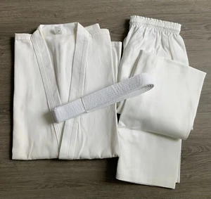 Karate TKD Uniform Light Weight White Adults Karate Gi Size 7(Belt Included) - Picture 1 of 6