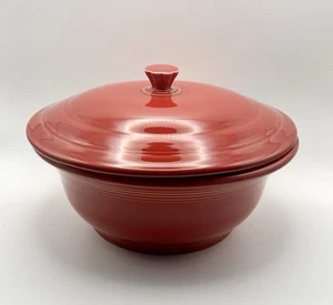 Fiestaware Scarlet Red Covered Casserole Dish Bowl with Lid 70oz Fiesta HLC - Picture 1 of 7