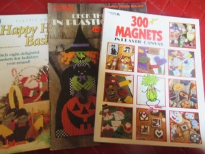 Vintage LOT of THREE Plastic Canvas BOOKLETS #29 - 1991 to 1999 - Bild 1 von 4
