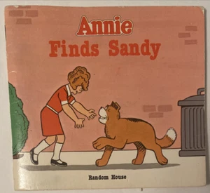 1982 Annie Finds Sandy by Fran Manushkin - Imagen 1 de 5
