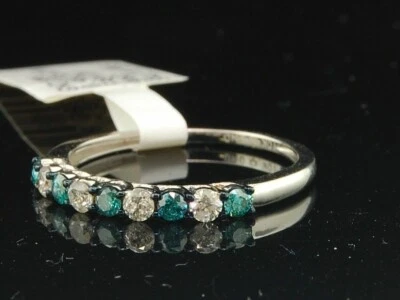 Anillo de boda de diamantes creados en laboratorio azul y blanco enchapado en oro blanco de 14 quilates para mujer 2 quilates Foto 1 de 4