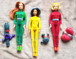 LOT TOTALLY SPIES LOSE DOLLS: SAM, CLOVER & ALEX, FULL SET! SOME ACCESORIES, GC! - Picture 1 of 5