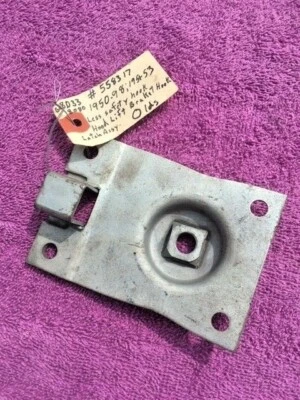 1950 - 1953 Oldsmobile 88 98 Super NOS placa de trava de capô #558317 - Imagem 1 de 4