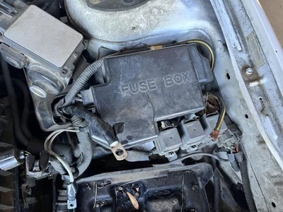 Fuse Box Engine Fits 00-02 MAZDA 626 104705754 Foto 1 de 4