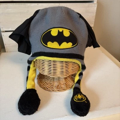 Batman Flipeez Gorro Invierno Sombrero Gris Negro Amarillo Juvenil Alas Abatibles ABG Foto 1 de 4