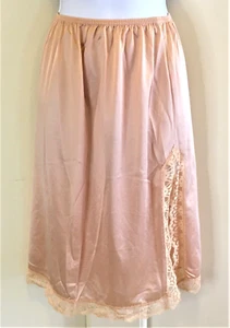 Vintage Halbslip von Blush Gr. Kleiner champagnerfarbener Spitzen-Seitenschlitz Nylon neu ohne Etikett - Bild 1 von 11