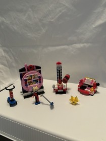 LEGO DC Super Hero Girls: Harley Quinn Dorm (41236) COMPLETE with instructions