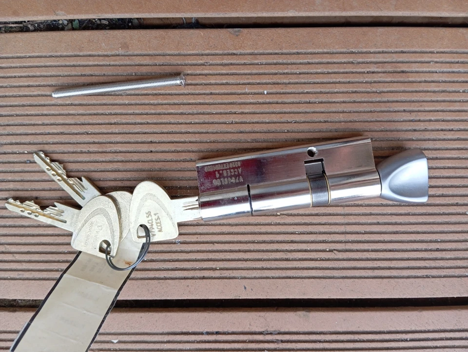 NEUF CYLINDRE DE SECURITE DE SERRURE DE PORTE VACHETTE 30 X 60 - Photo 1/1