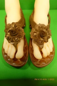 New in Box Patrizia SPRING STEP 41 9.5-10 BRONZE METALLIC T-Strap Thong SANDALS - Picture 1 of 12