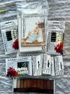 Rimmel Magnif'eyes Eyeshadow Palette ~ Shadow Applicators + Triangle Wedges - Image 1 of 4