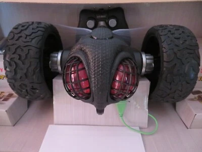 Neu Bright RC Stunt Tumble Bee Jumps Flips 360 Spins Light Eyes USB Charge - Bild 1 von 4