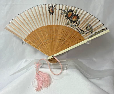 Винтажный синтетический складной вентилятор белый/персиковый машина перфорированные бамбуковые палочки розовые кисточки - Изображение 1 из 4