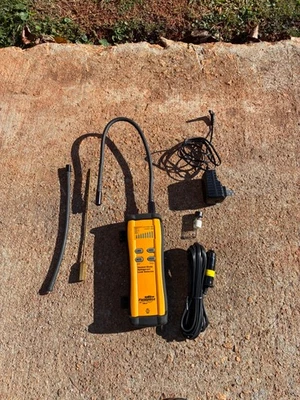 Fieldpiece SRL8 Heated Diode Refrigerant Leak Detector - Image 1 of 2