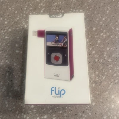 CISCO FLIP ULTRA VIDEO CAMERA  WHITE AND PURPLE PINK AND VIDEO STREAMING PLAYER - Изображение 1 из 4