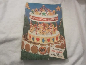 Vintage 1957 Betty Crocker's Cooky Carnival Cookbook, Crocker Cookie Gold Medal - Imagen 1 de 3