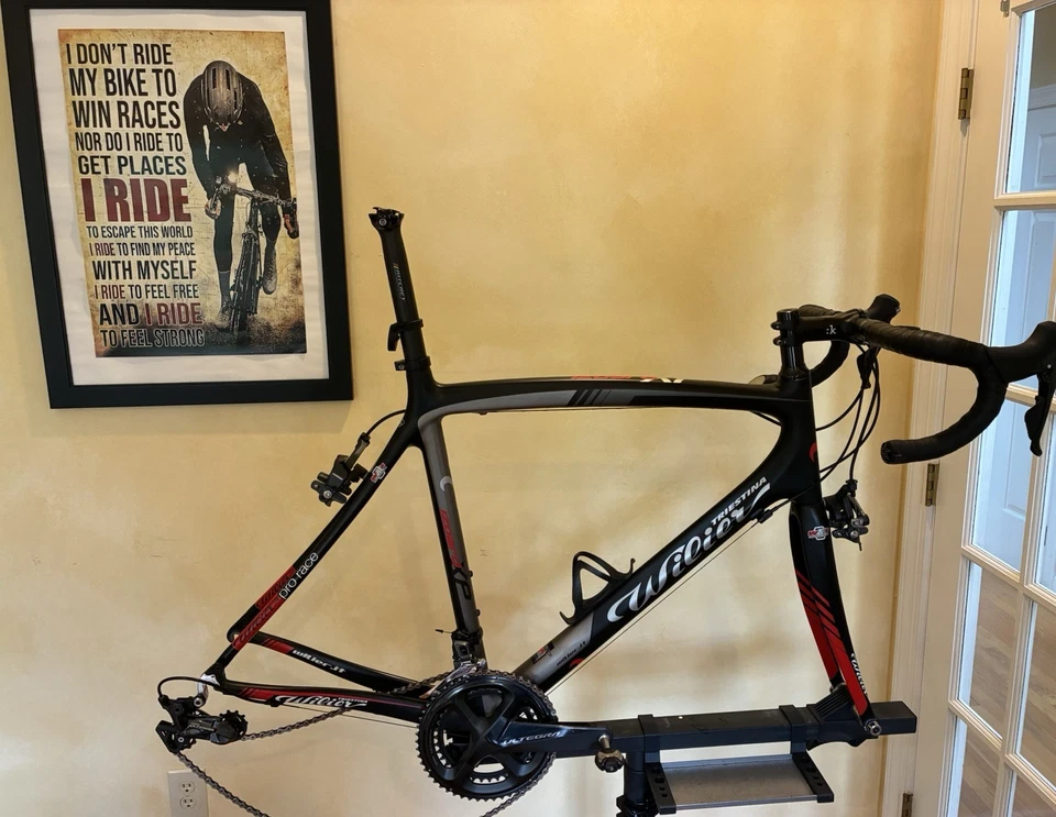 Cuadro de bicicleta de carretera de carbono Wilier Trestina Izoard XP y Ultegra 6800 talla XL o 58 Foto 1 de 4