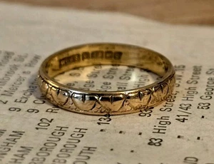 22ct Gold Decrative Band Ring - Picture 1 of 8