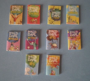 Accesorios para miniaturas para casa de muñecas - libros de Roald Dahl - Imagen 1 de 1