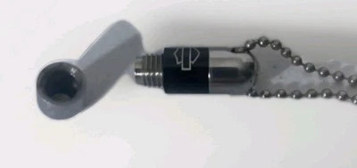 Collar colgante bala Harley-Davidson “HDMC”. Plateado con cuero negro. Foto 1 de 4