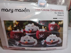 Mary Maxim Hot Cocoa Ornaments ergibt 6 #96061N Schneemann Tassen gehäkelt LESEN - Bild 1 von 7