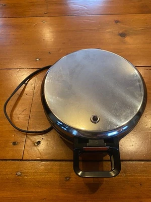 Vintage, Vitantonio Mickey Mouse Waffle Iron! Clean! Working condition!  - Image 1 of 4