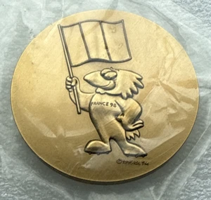 France 98 World Cup- Large Souvenir Coin / Medallion - Taisei Stamps & Coins - Picture 1 of 4