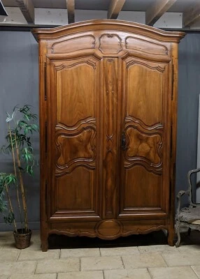 Grande Armoire 18 ème Louis XV en Noyer Chapeau Gendarme H 260 lingère penderie - Photo 1/4