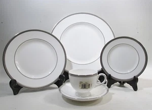 Nuevo Wedgwood Bone China Inglaterra Madrid 5 Piezas Ajuste de Lugar - Imagen 1 de 9
