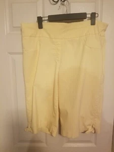 Hearts Of Palm Shorts 22W Yellow Pullon Slimming Bow Cuff EUC  - Picture 1 of 10
