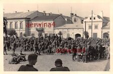 Poln. Soldaten gefangene auf Markt in Lowicz Polen
