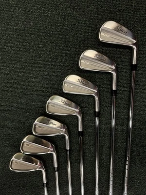 Juego de plancha Titleist T150 3G 2024 como nueva - 5-P, 48 - True Temper AMT negra rígida derecha Foto 1 de 4