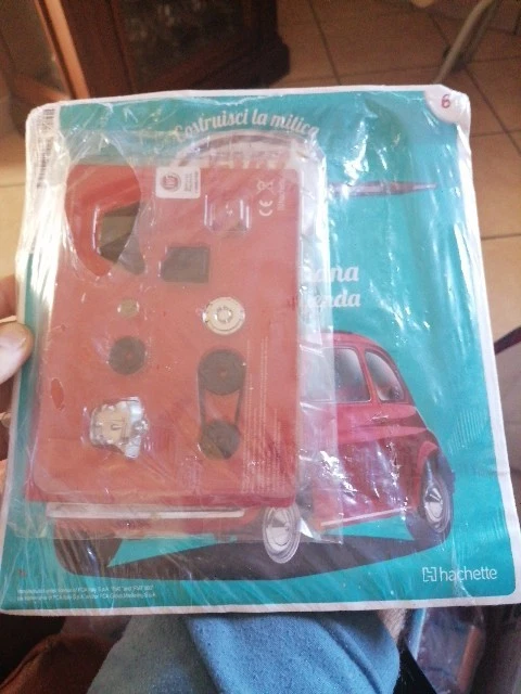 COSTRUISCI LA MITICA FIAT 500  HACHETTE Scala 1:7 Uscita N 6 - Immagine 1 di 1