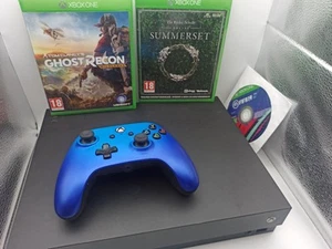 Xbox One X - Console 1TB 4K UHD *Perfettamente Funzionante* - Con Pacchetto 3x Giochi - Foto 1 di 11