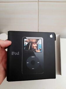 Apple iPod Classic 5th Gen 80GB MP3 Player - Black box case