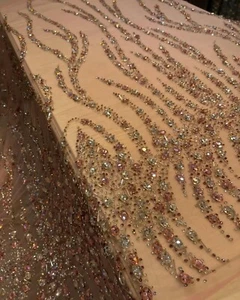 Brillante estrás sobre tela de malla | Elegante tela con cuentas a mano para vestido de novia - Imagen 1 de 5