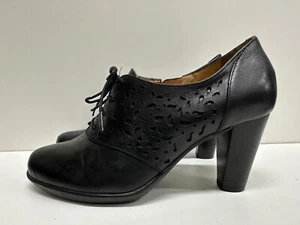 Nurture London women size 7M black leather lace up zip ankle booties - Picture 1 of 12