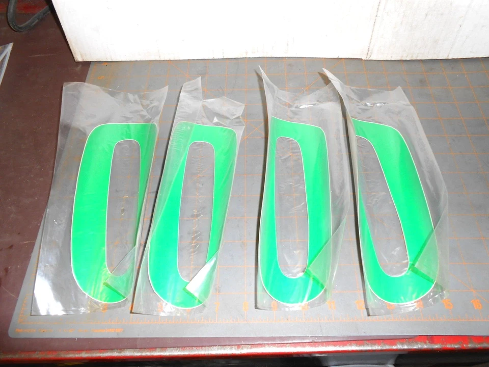 NUMBER 0 贴纸 8 英寸绿色乙烯基 4 数量比赛评分免运费 — 第 1/1 张图片