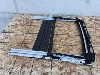 Montaje de orugas techo corredizo 6320353040 LEXUS IS300 IS350 (2014-2025) OEM Foto 1 de 4