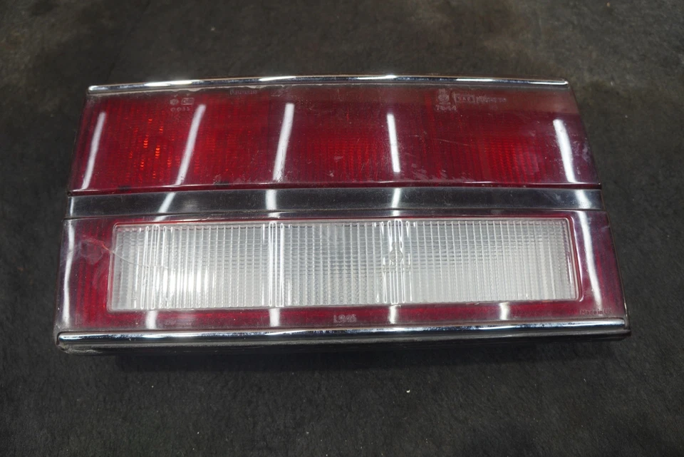 Lámpara de luz trasera izquierda interior del maletero para maletero OEM Bentley Mulsanne 1988 *Nota* Foto 1 de 4