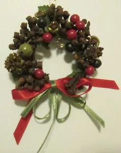 Vintage Clove & Pine Cone Wreath Christmas Ornament - Picture 1 of 2