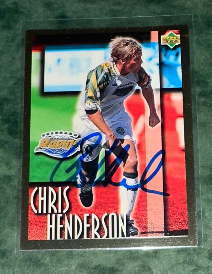 TARJETA FIRMADA POR CHRIS HENDERSON 1997 CUBIERTA SUPERIOR DORADA TARJETA DE FÚTBOL MLS Foto 1 de 1