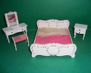 VINTAGE 1970's LUNDBY DOLLS HOUSE EARLY BEDROOM SUITE