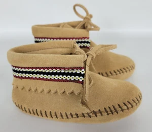 Minnetonka Moccasins 1101 - Infants Braid on Cuff Bootie Tan Suede Leather sz 5 - Picture 1 of 10
