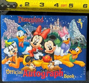 Disneyland Libro Autografo Ufficiale 6"x4,5" - Mai Usato - Ottime Condizioni+ - Foto 1 di 5