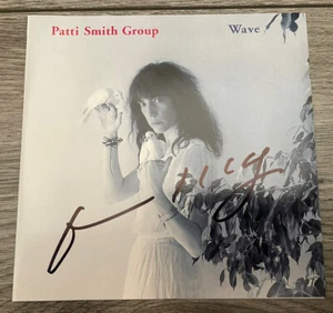 PATTI SMITH - Wave - CD Album - SIGNED - Genuine Punk Rock - UACC RD - Picture 1 of 2