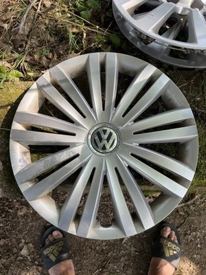 Paint Chipping 15 16 17 18 VOLKSWAGEN JETTA 16'' wheel cover hub cap 61595 OEM — 第 1/4 张图片